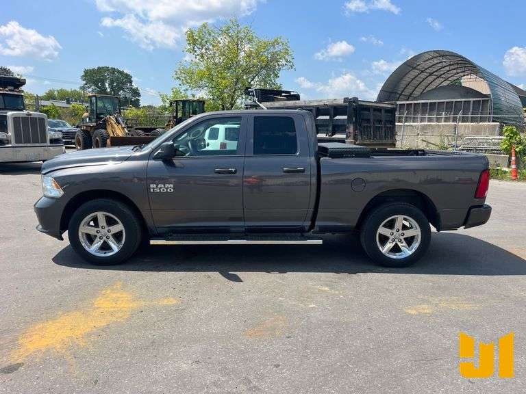 2018 RAM 1500 CREW CAB 4X4 PICKUP VIN: 1C6RR7FG7JS264579