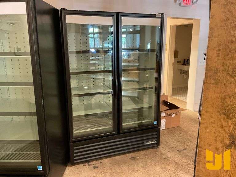 TRUE FLM-54F-TSL01 FREEZER MERCHANDISER