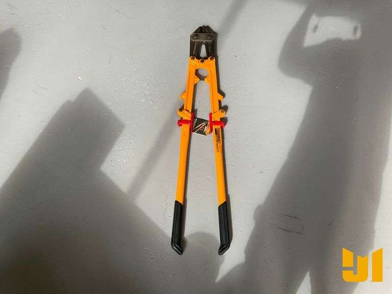 UNUSED COMPACT BOLT CUTTERS