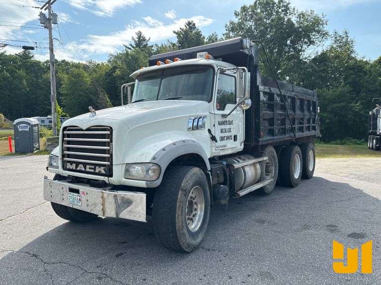 2012 MACK GU (GRANITE) TRI-AXLE DUMP TRUCK VIN: 1M2AX04Y2CM011168
