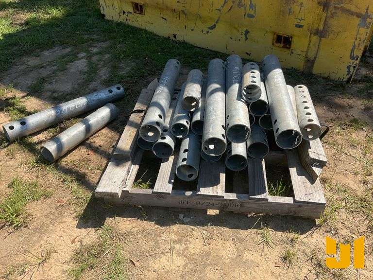 1 TRENCH BOX 117”X48”, 1 TRENCH BOX 117”X 35”, 2