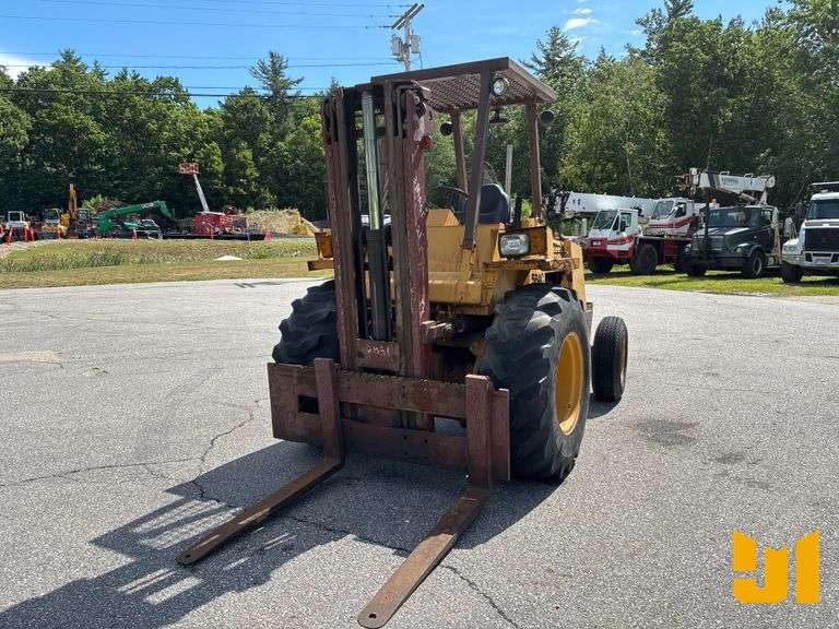 CASE 584C CUSHION TIRE FORKLIFT