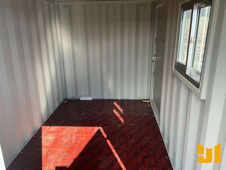 HURRICANE  CONTAINER SN: SV6110664