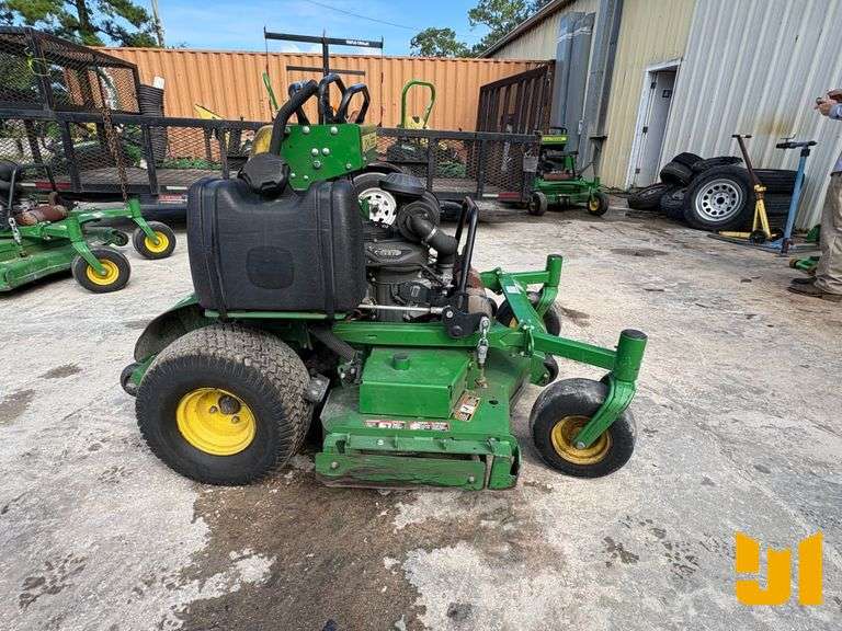 2022 JOHN DEERE 652R QT STAND ON SN: 1TC652RKLNT100044