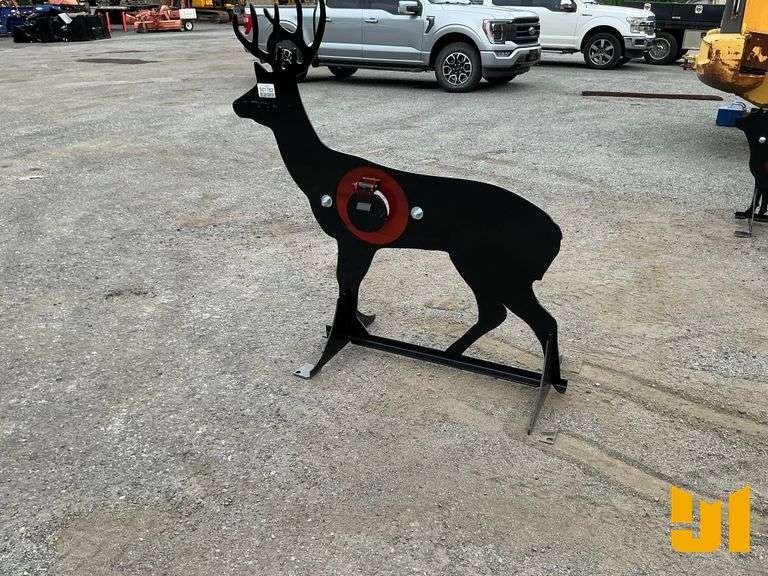 UNUSED 3/8" AR500 STEEL DEER SHOOTING TARGET W/ HEART FLAPPER