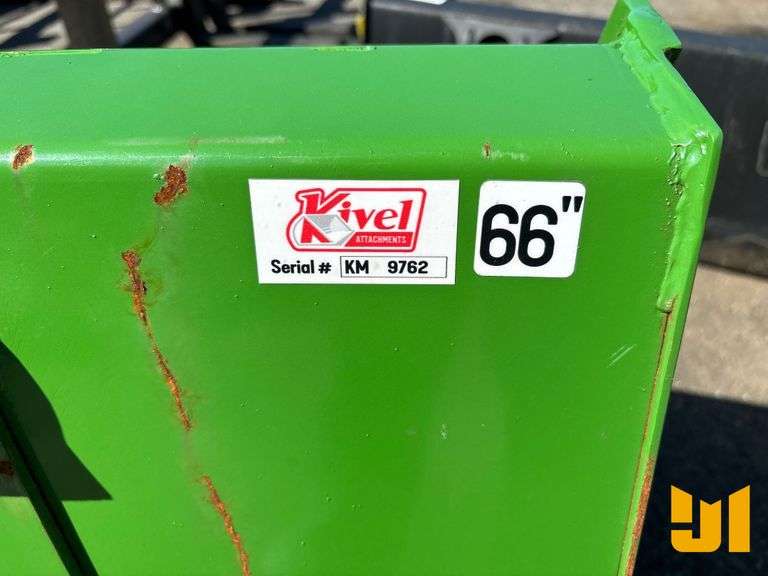 KIVEL 66” SMOOTH BUCKET SN: KM9762
