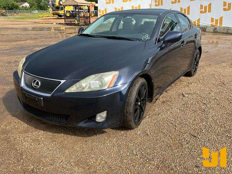 2008 LEXUS IS VIN: JTHCK262085027451 2WD