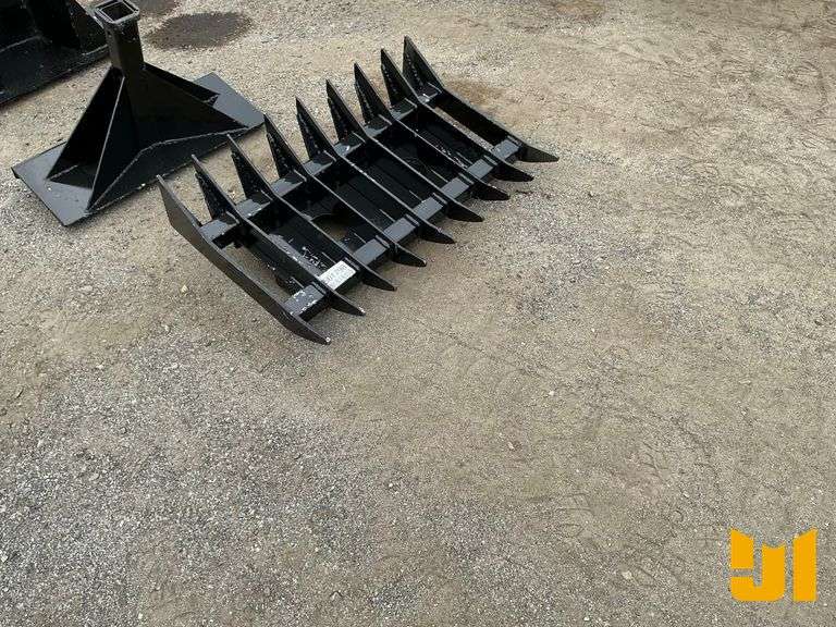 UNUSED MINI UNIVERSAL ROOT RAKE