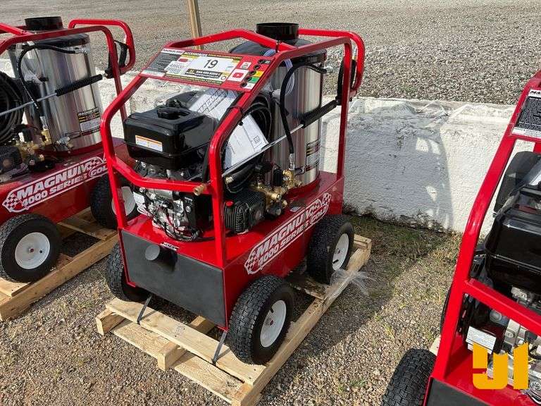 UNUSED 2025 EASY-KLEEN MAGNUM GOLD  PRESSURE WASHER SN: 253024