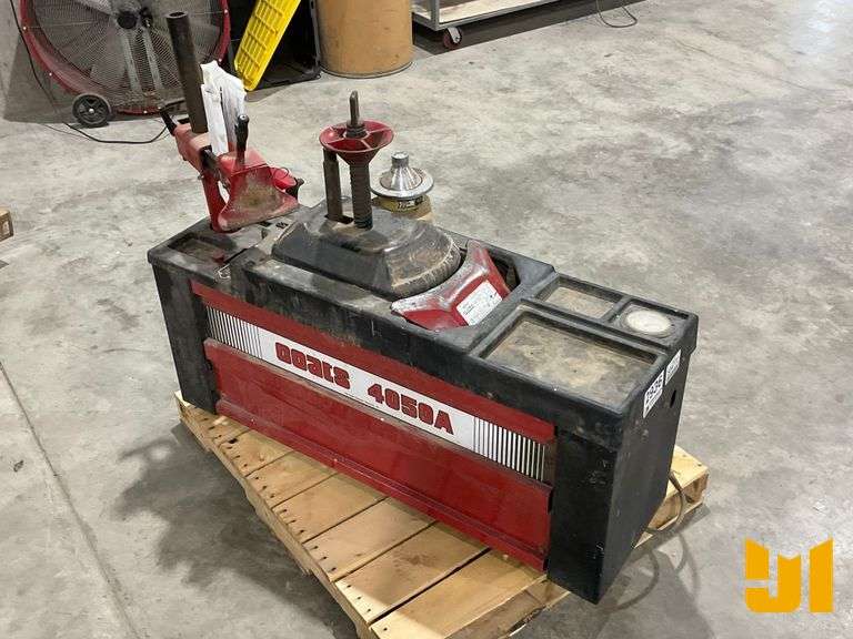 COATS 4050A TIRE MACHINE SN#1196159956