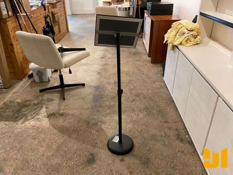 DISPLAY SIGN STAND