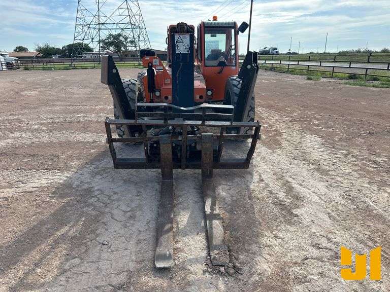 2017 JLG 1054 10000 LB TELESCOPIC FORKLIFT SN: 0160079156