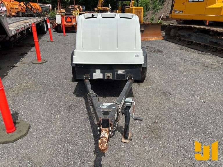 I/R 185 185 CFM PORTABLE AIR COMPRESSOR SN: 063032
