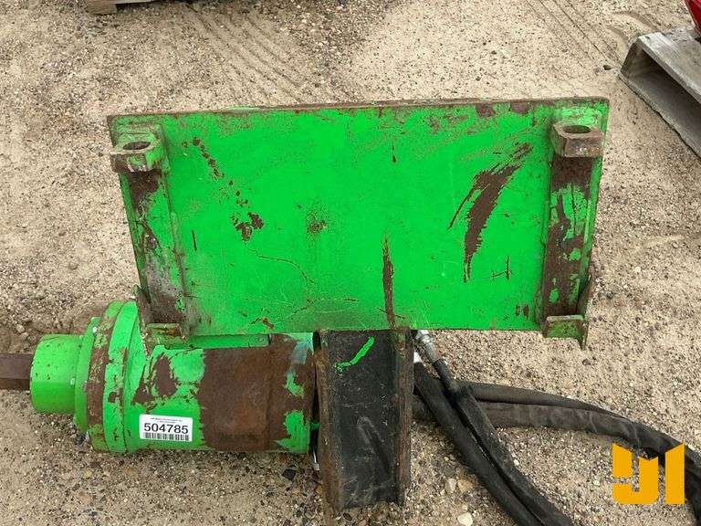 HEX DRIVE HYDRAULIC AUGER ATTACHMENT FOR AN AVANT 528 LOADER