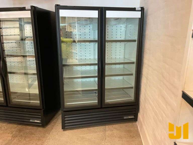 TRUE FLM-54-TSL01 REFRIGERATED MERCHANDISER
