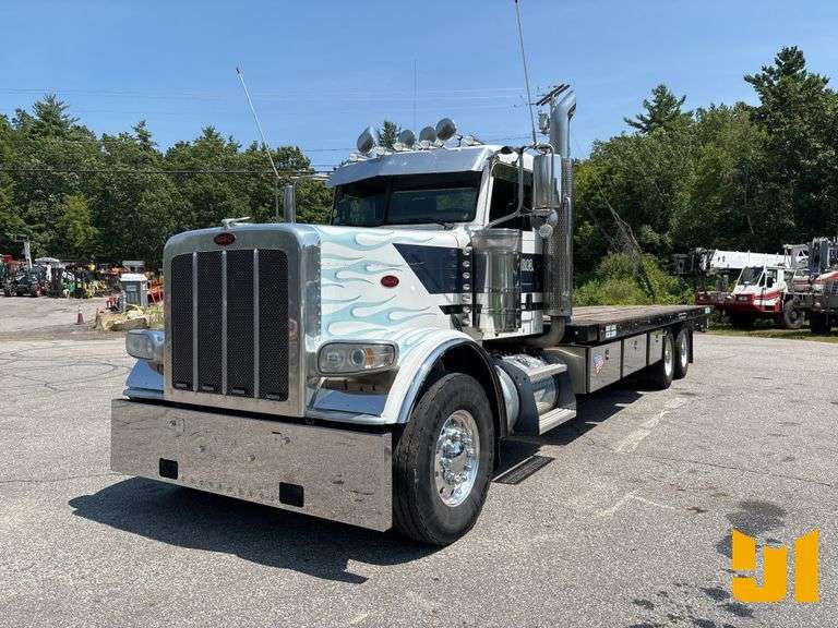 2015 PETERBILT 389 TANDEM AXLE ROLLBACK TRUCK VIN: 1NPXL40X3FD272644