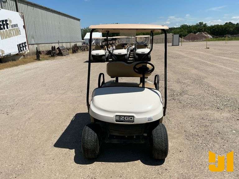 2018 EZ GO TXT GOLF CART SN: 3352179