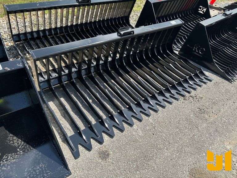 UNUSED SKELETON BUCKET LOW SIDE 76 INCH