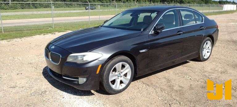 2011 BMW 528I SEDAN VIN: WBAFR1C52BC744758