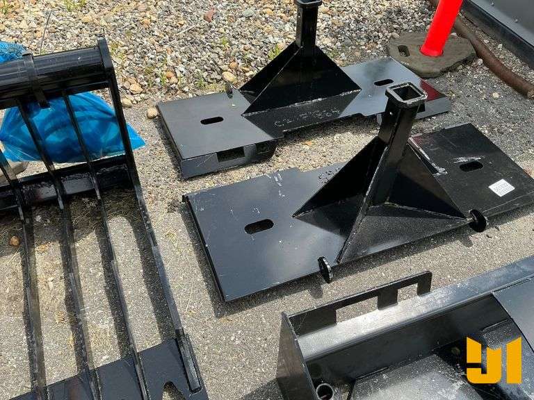 UNUSED SKID STEER 2" HITCH RECIEVER