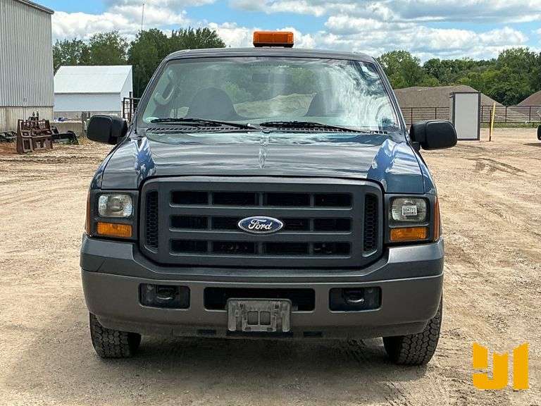 2006 FORD F-250 XL REGULAR CAB 4X2 PICKUP VIN: 1FTNF20516ED48672