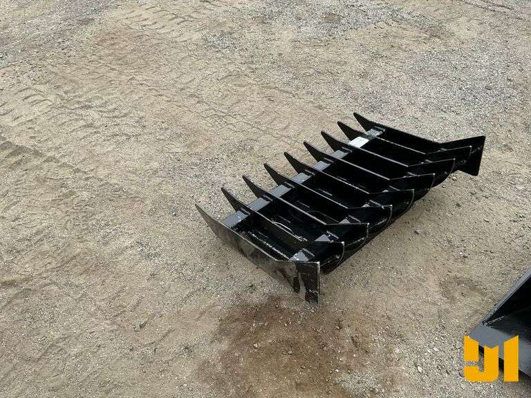 UNUSED MINI UNIVERSAL ROOT RAKE
