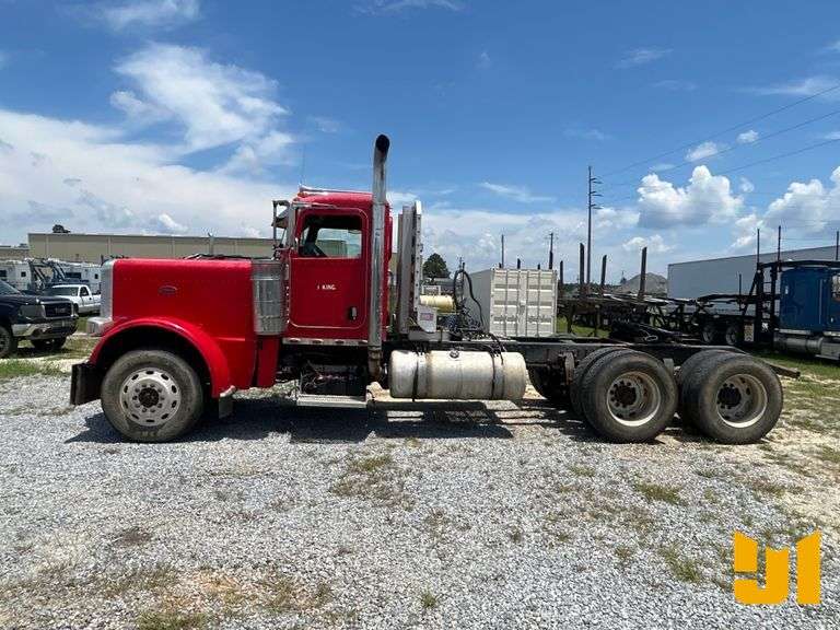 2008 PETERBILT 389 TANDEM AXLE DAY CAB TRUCK TRACTOR VIN: 1XPXD49X78N756383