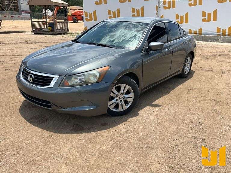 2008 HONDA ACCORD VIN: JHMCP26488C071809 FWD