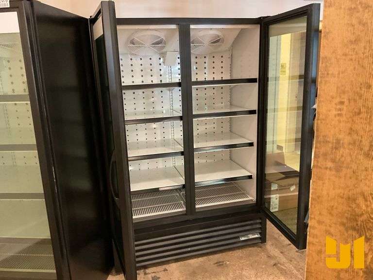 TRUE FLM-54F-TSL01 FREEZER MERCHANDISER