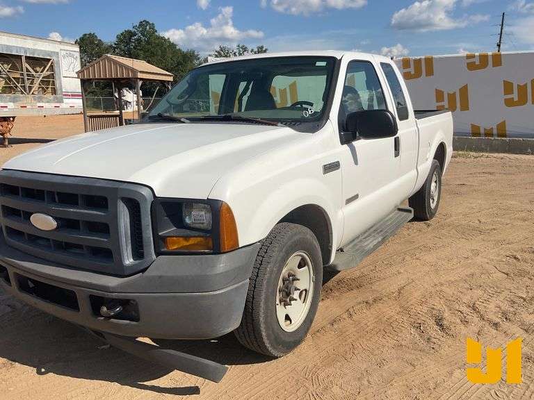 2006 FORD F-250XL SD EXTENDED CAB 4X2 PICKUP VIN: 1FTSX20PX6EC01994