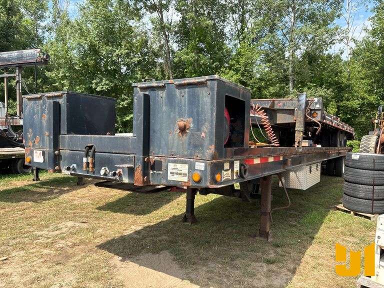 2013 LANDOLL CORPORATION 330C SINGLE AXLE HYDRAULIC CONTAINER TRAILER VIN: 1LH330RG0D1C20163