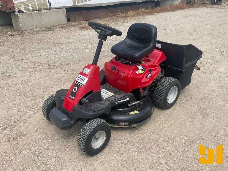 2023 TROY BILT TB30B RIDING MOWER SN: 1C14PB20243