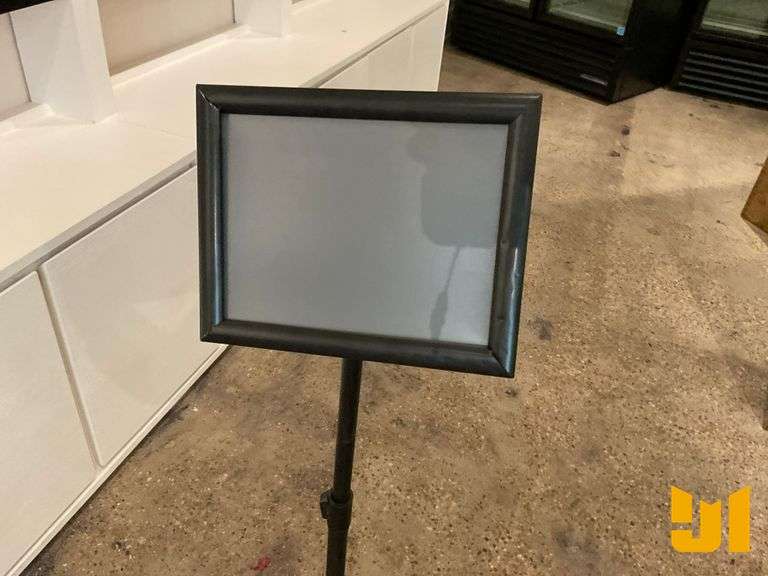 DISPLAY SIGN STAND