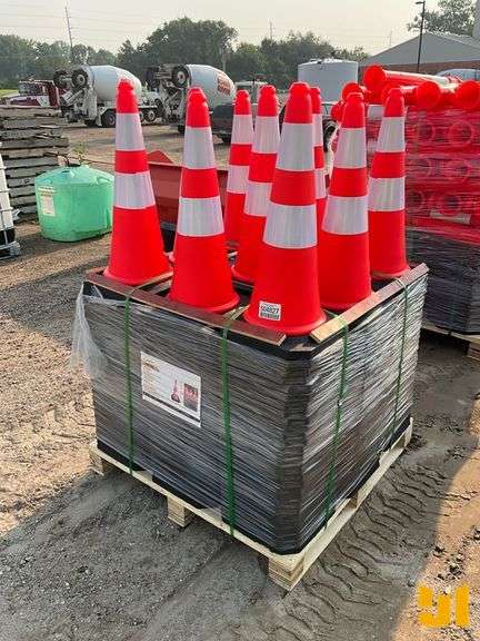 UNUSED LANDHERO ROAD CONES (250)