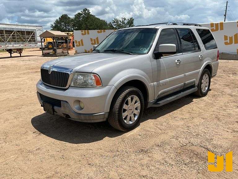2003 LINCOLN NAVIGATOR VIN: 5LMFU27R33LJ02841 2WD