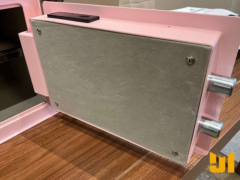 GOLDENKEY .77 CU. FT DIGITAL SAFE