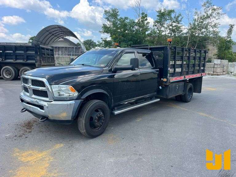 2014 RAM 4500 SINGLE AXLE CREW CAB 4X4 STAKE BED TRUCK VIN: 3C7WRLFL1EG116607