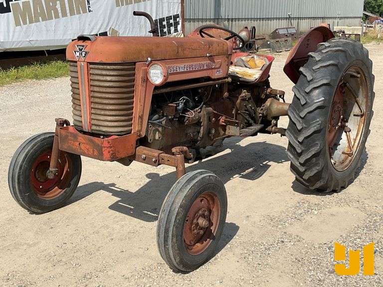 1958 MASSEY FERGUSON 65 TRACTOR SN: CGM654916