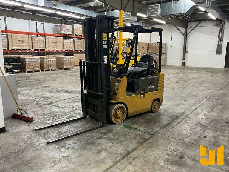 CATERPILLAR GC15 SN: 2EM-00233