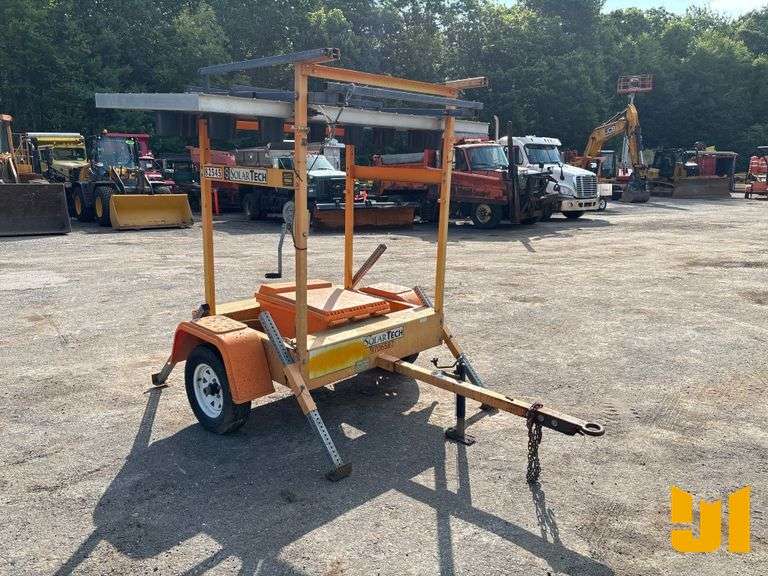 2012 SOLAR TECH SILENT ARROW BOARD SN: 4GM1A091