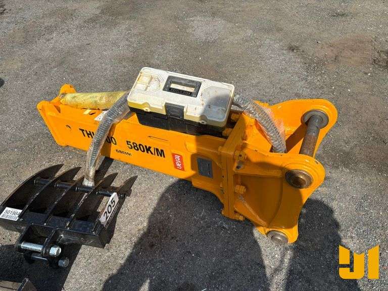 2025 TERAN THH400 HAMMER TO FIT CASE 580