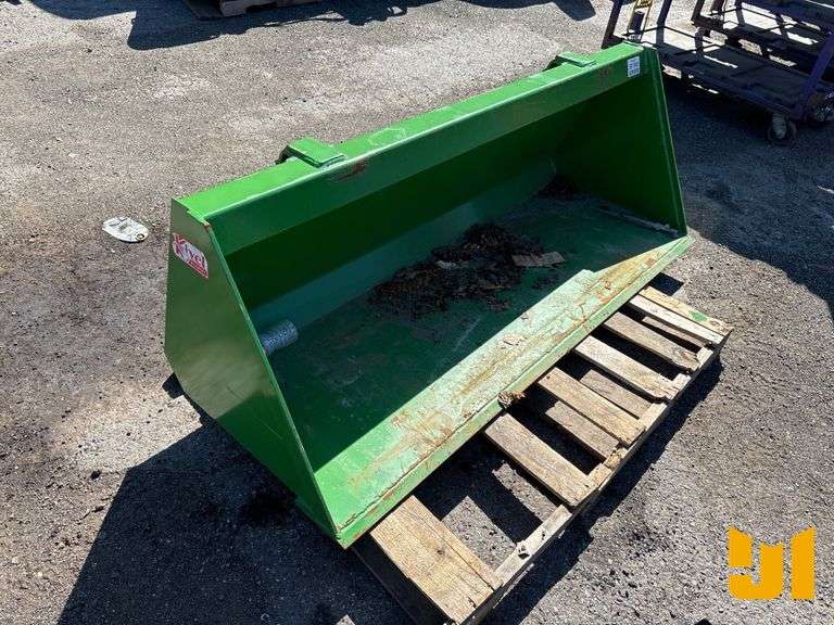 KIVEL 66” SMOOTH BUCKET SN: KM9762