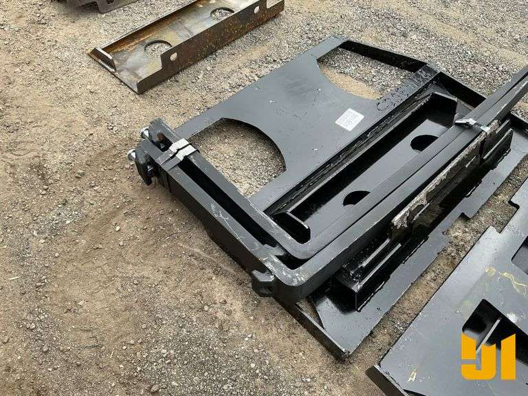 UNUSED MINI UNIVERSAL ATTACH FORK FRAME W/ 42" FORKS