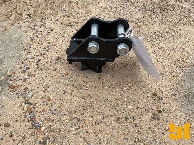 UNUSED 2025 TPM QUICK HITCH TO FIT .8-1.4 TON EXCAVATOR