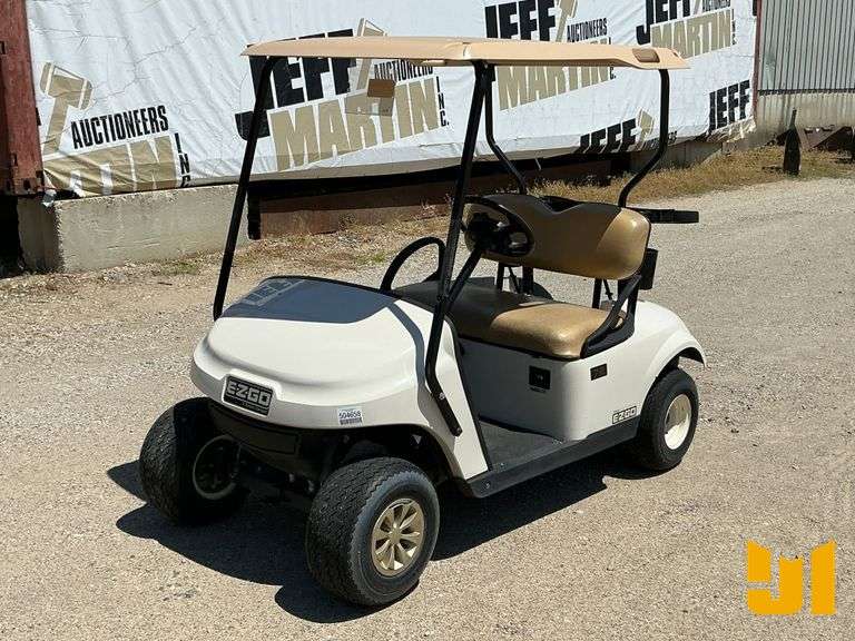 2018 EZ GO TXT GOLF CART SN: 3352004