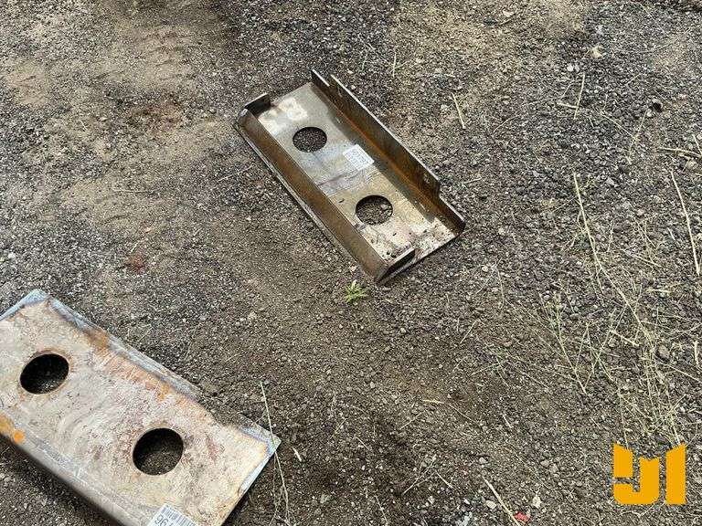 MINI UNIVERSAL ATTACH SKID STEER FRAME MOUNTING PLATE