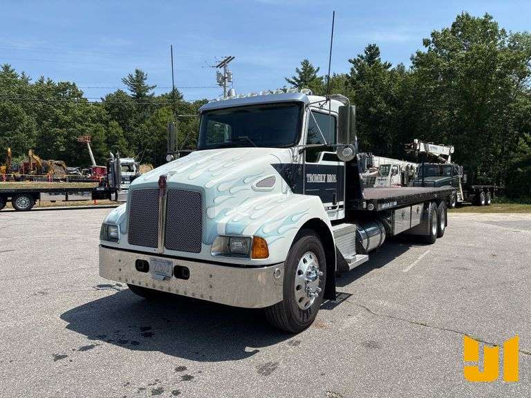 2007 KENWORTH T300 TANDEM AXLE ROLLBACK TRUCK VIN: NKLMLD9XX7M208933