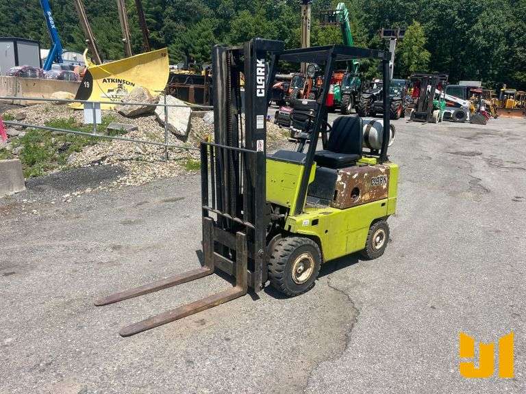 CLARK C500-Y30 3000 CUSHION TIRE FORKLIFT SN: Y23501406375FA