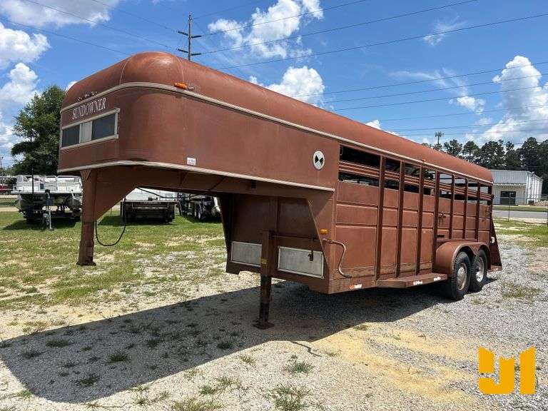 1989 SUNDOWNER VIN: 13SSTAF2XK1830370 CATTLE