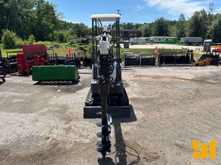 GROUNDHOG ZH12G MINI EXCAVATOR SN: 24ZH12G1123